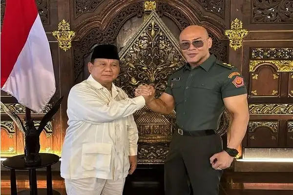 Kino videolarda porno Fohisha Irina Belovaning surati