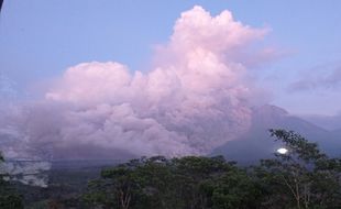 Gunung Semeru Erupsi di Tanggal yang Sama Tahun Lalu 4 Desember 2021