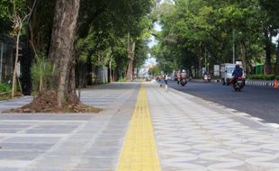 Makin Cakep! Intip Wajah Baru Jalur Pedestrian Manahan Solo yang Hampir Jadi