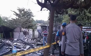 Pasar Ngaliyan Kota Semarang Kebakaran, 10 Kios Hangus