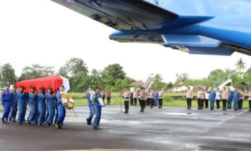 Jenazah Korban Kecelakaan Helikopter Polri Aiptu Joko Murdo Dibawa ke Jakarta