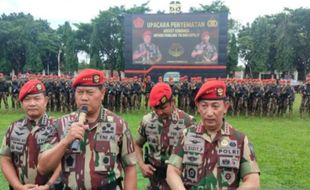 Gagahnya Kapolri & Panglima TNI Pakai Baret Merah Kopassus