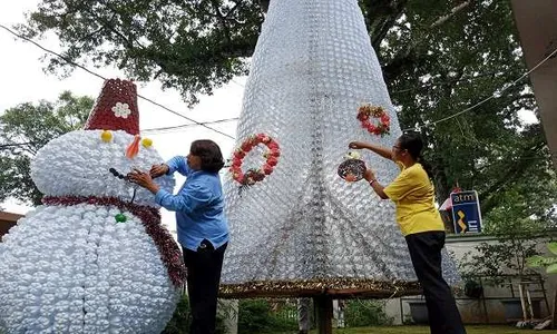 Inspiratif, Gereja di Salatiga Buat Pohon Natal dari Botol Plastik Bekas