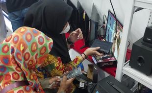 Tak Perlu Beli, 18.826 Warga Sukoharjo Dapat Bantuan Set Top Box dari Kominfo