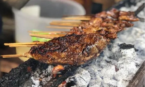 Ada Pesta Satai Buntel di Teh Pucuk Harum Festival Kuliner Legendaris Hlo