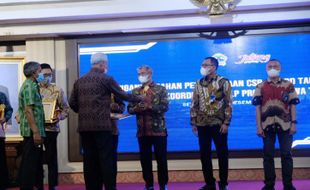 Semen Gresik Raih Predikat Pelaksana Terbaik Satu se-Jateng di CSR Award 2022