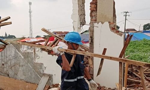 Siswa SMKIT Ananda Wahyu dkk Isi Libur Sekolah dengan jadi Sukarelawan Gempa