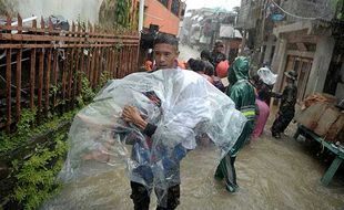 Banjir dan Longsor Landa Sejumlah Wilayah di Manado, Warga Dievakuasi