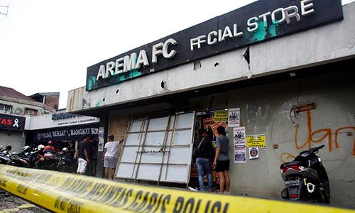 Demo Arek Malang Berakhir Ricuh, Kantor dan Store Arema FC Rusak Dilempari Batu