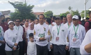 Jan Ethes Ngaku Tak Capek Ikut Jalan Sehat 3 Km di Solo, Senang Lihat Barongsai