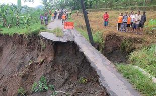 Bencana Longsor di Temanggung, 2 Rumah Rusak dan Jalan Antardesa Terputus