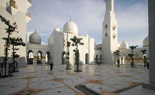 Sebelum Dibuka, Pengurus Masjid Sheikh Zayed Gelar Simulasi hingga Pengamanan