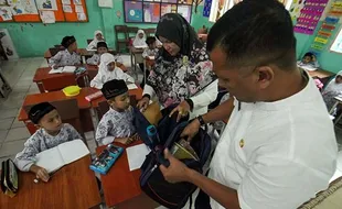 Razia Mainan Viral Lato-Lato di Sekolah Aceh, Tas Siswa Digeledah