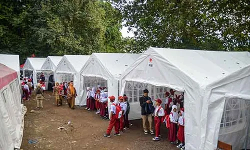 Potret Anak-Anak Korban Gempa Cianjur Bersekolah di Tenda Darurat