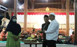 Peringati Ulang Tahun, Trah Mbutuh Klaten Gelar Santunan hingga Wayang Dakwah