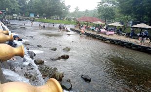 Murah Meriah, Umbul Senjoyo Tengaran Semarang Banjir Wisatawan saat Libur Imlek