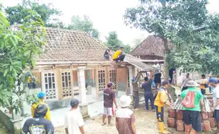 Diterjang Longsor, 1 Rumah di Sukodono Sragen Rusak Berat hingga Miring