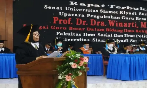 Winarti Dikukuhkan Jadi Guru Besar Ilmu Kebijakan Publik Unisri Solo