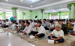 200 Anak Yatim Peroleh Santunan saat Silaturahmi Akbar di Masjid Raya Klaten