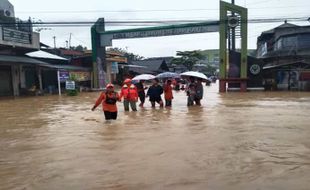 Banjir di 6 Kecamatan di Pati Belum Surut, Puluhan Desa Terendam