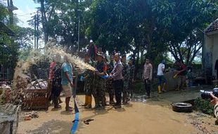 Banjir di Dinar Indah Semarang Mulai Surut, Tanggul Jebol Mulai Ditambal