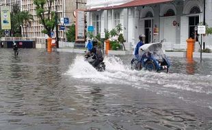 Banjir Semarang Bukan Banjir Biasa, Beban Industri di Daerah Pesisir