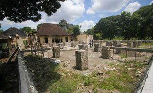 Gedung Pertemuan Dalem Kepatihan Mangkunegaran Dilengkapi Foto Sejarah