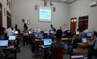 Keren! Siswa SMP Batik Solo Belajar Coding Bareng Educourse.id