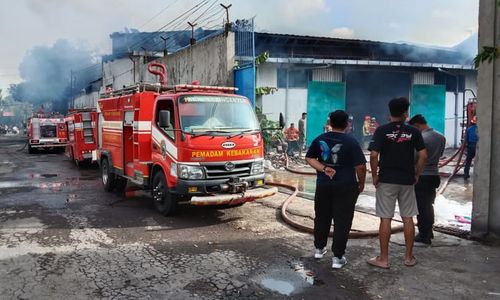 Pagi Ini, Pabrik Gaplek di Palur Karanganyar Terbakar, Penyebab Belum Diketahui