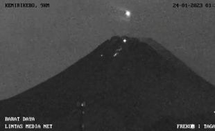 Tahu soal Cahaya Misterius di Puncak Merapi, Warga Kemalang Klaten: Sudah Biasa