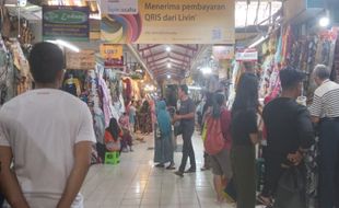 Pasar Beringharjo Diserbu Wisatawan saat Libur Nataru, Omzet Pedagang Naik 30%