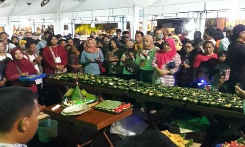 Semarak Tahun Baru, Night Market Ngarsapura Solo Ramai Sampai Tangah Malam