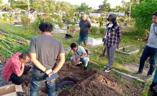 Jasad Bayi di Saluran Irigasi Trucuk Klaten Dimakamkan, Pelaku Belum Terlacak