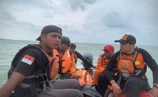 Perahu Hancur Dihantam Ombak, Pemancing Kudus Hilang di Perairan Jepara