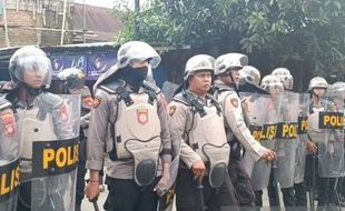 Marah, Massa Rusak Rumah Pembunuh Bocah Bermotif Perdagangan Organ Tubuh