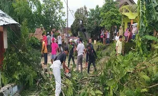 Puting Beliung Terjang 3 Kecamatan di Boyolali, Belasan Rumah Rusak