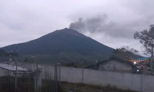 Gunung Kerinci Erupsi, 4 Dusun di Solok Selatan Hujan Abu Selama 2 Hari