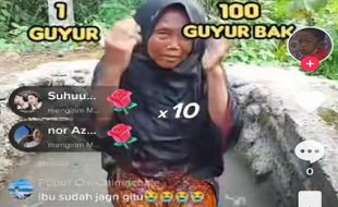 Nenek-Nenek Mandi Lumpur Viral di TikTok