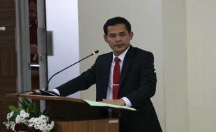 Direktur SDM PT Sucofindo Raih Gelar Doktor Ilmu Hukum UNS, Predikat Cumlaude