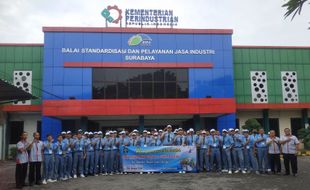 Siap Kerja! Murid SMK Muhammadiyah 1 Sukoharjo Kunjungan Industri ke Jawa Timur