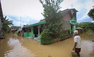 Sungai Bengawan Solo Meluap, Permukiman di Kadokan Sukoharjo Banjir Selutut