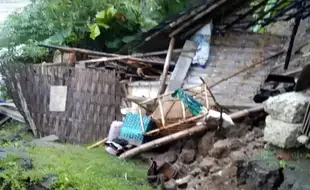 Tanggul Sungai Mungkung Ambrol, 2 Dapur Milik Warga Pandak Sragen Rusak Berat