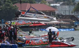 F1H2O Danau Toba Cetak Sejarah Gelar Dua Race pada Minggu