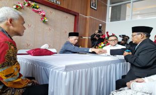 Gembiranya Lilik Winoto, Nikah di MPP Sragen, Saksi Gubernur Ganjar & Menpan RB