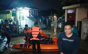 Hujan Deras Jebol Tanggul, Ratusan Rumah di 2 Kelurahan di Solo Kebanjiran