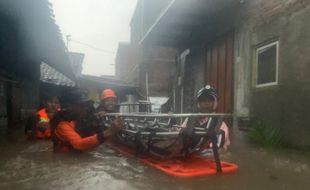 Banjir Sedada Orang Dewasa Rendam Grogol Sukoharjo, EWS Telukan Mati