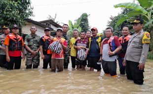 23 Rumah di Plupuh Sragen Terendam Banjir, Pemkab Beri Bantuan Sembako