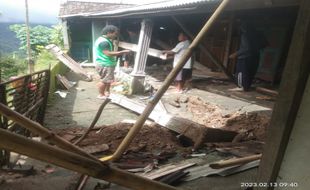 3 Rumah Ambles di Brenggolo Wonogiri, Penghuni Mengungsi