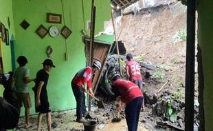 Rumah Tertimpa Tebing Longsor di Ungaran Semarang, Pemilik Butuh Bantuan