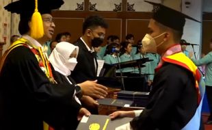 Wow... Mahasiswa UNS Raih Gelar Doktor di Usia 26 Tahun